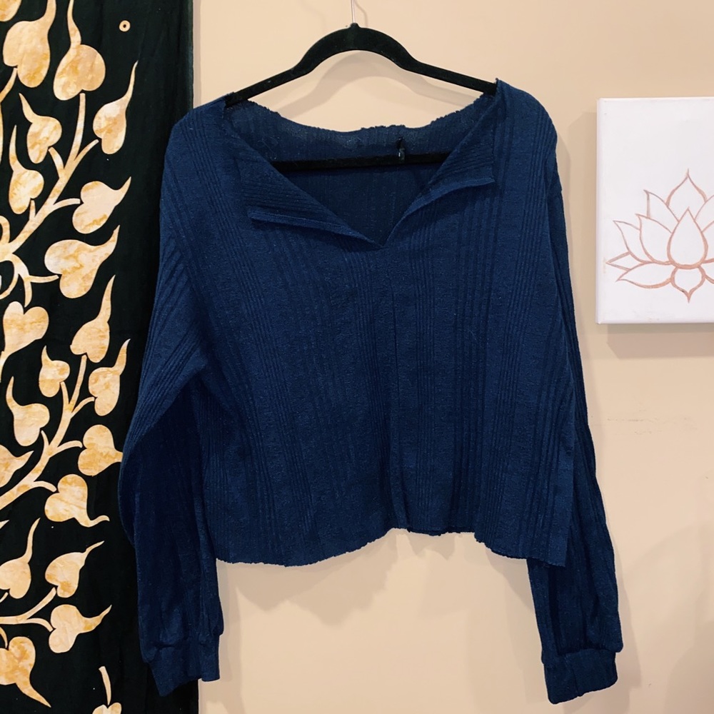 navy blue v-neck top